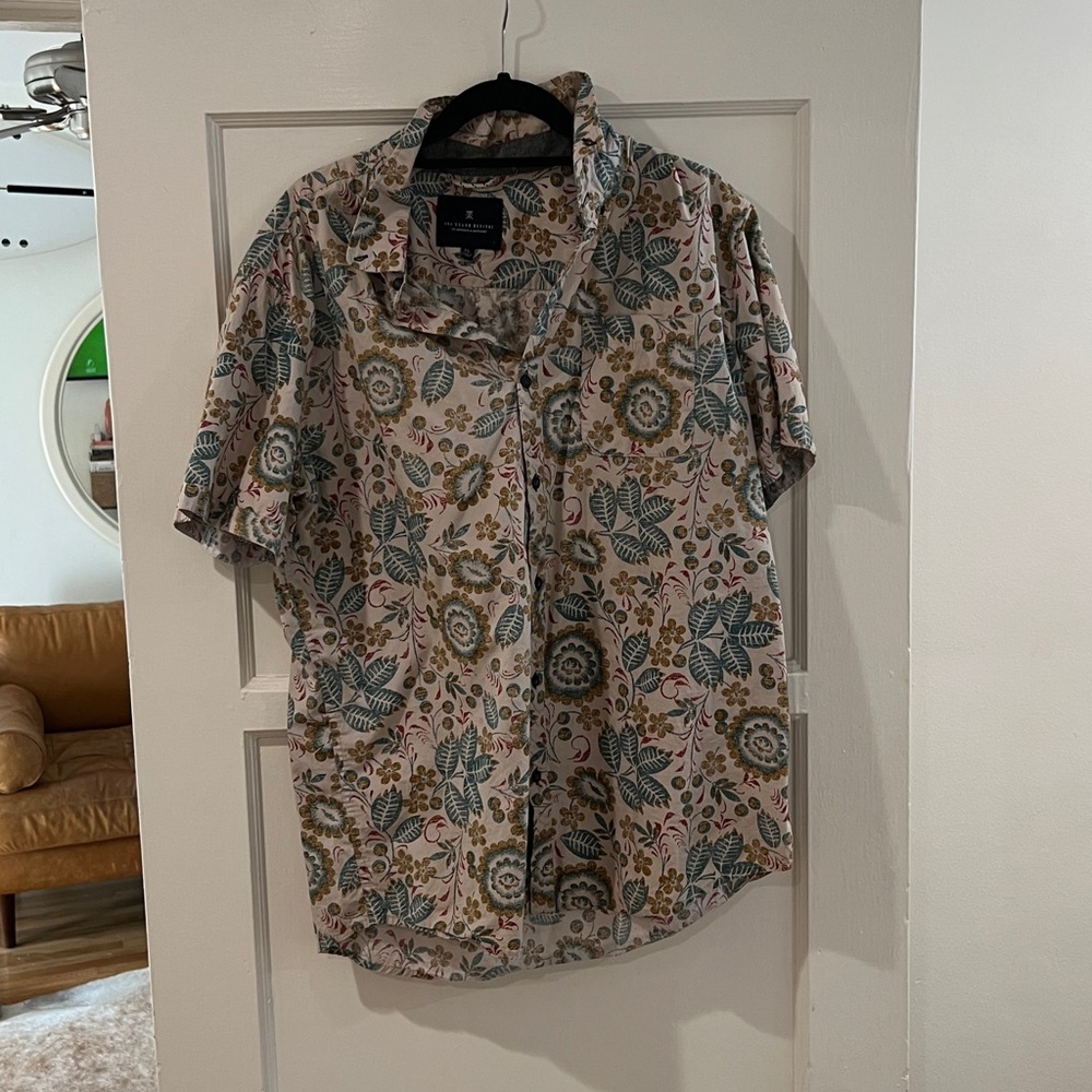 Roark short sleeve button down Hawaiian print xl